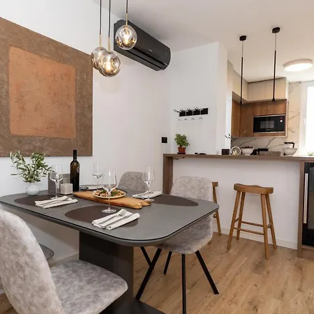 Terra Medius Apartment *